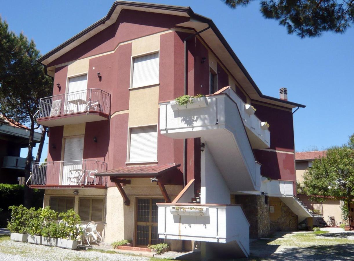 Iss Travel Apartments Casa Maria In Marina Di Massa Масса Екстер'єр фото