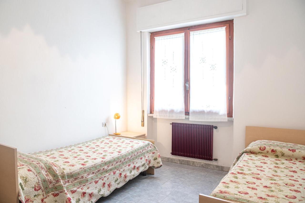 Iss Travel Apartments Casa Maria In Marina Di Massa Масса Екстер'єр фото