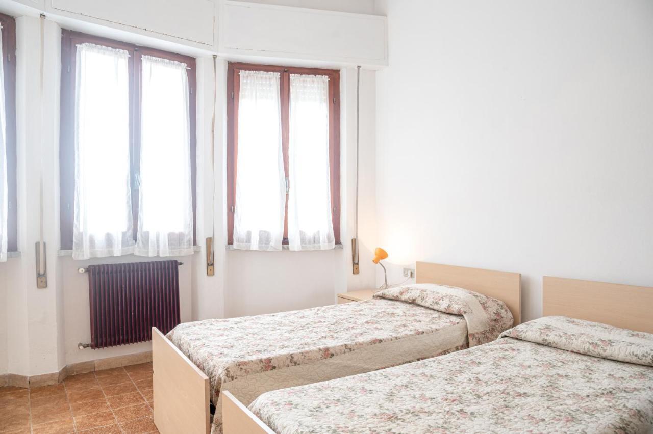 Iss Travel Apartments Casa Maria In Marina Di Massa Масса Екстер'єр фото